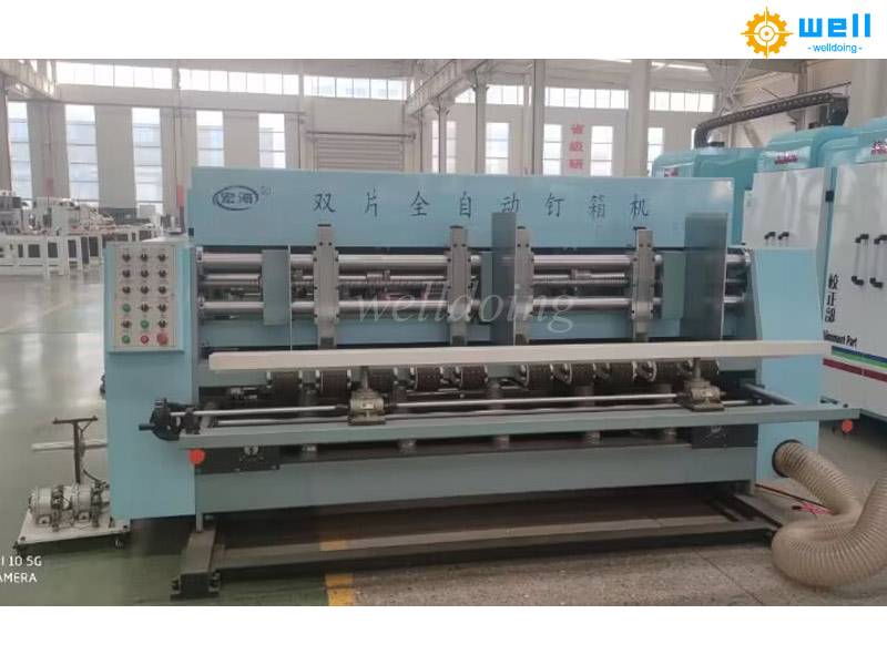 Automatic box stitching machine