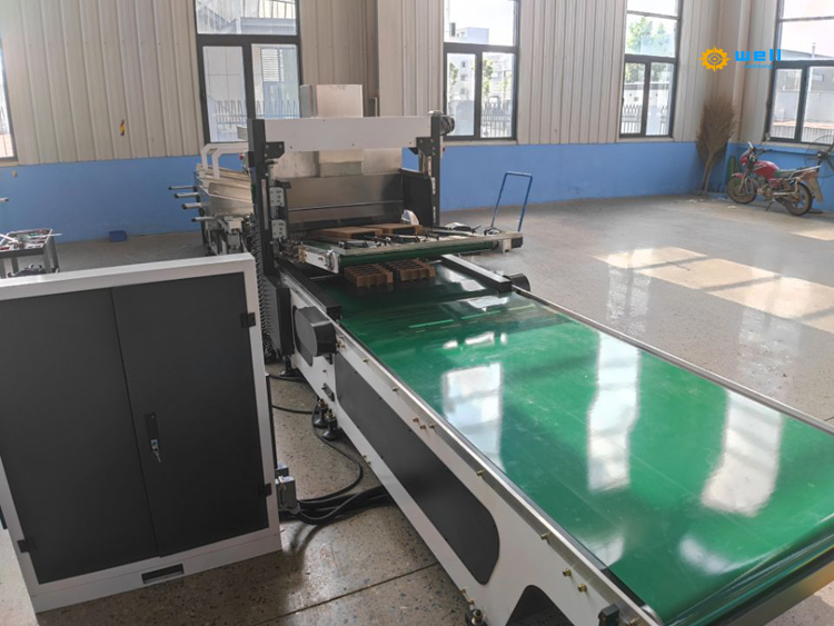 corrugated cardboard partition assembly machine（two）