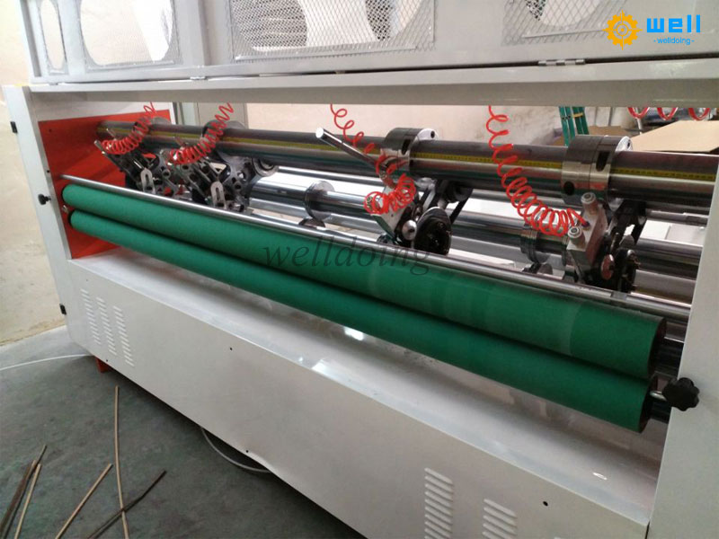 Operation process of thin blade slitter scorer machine